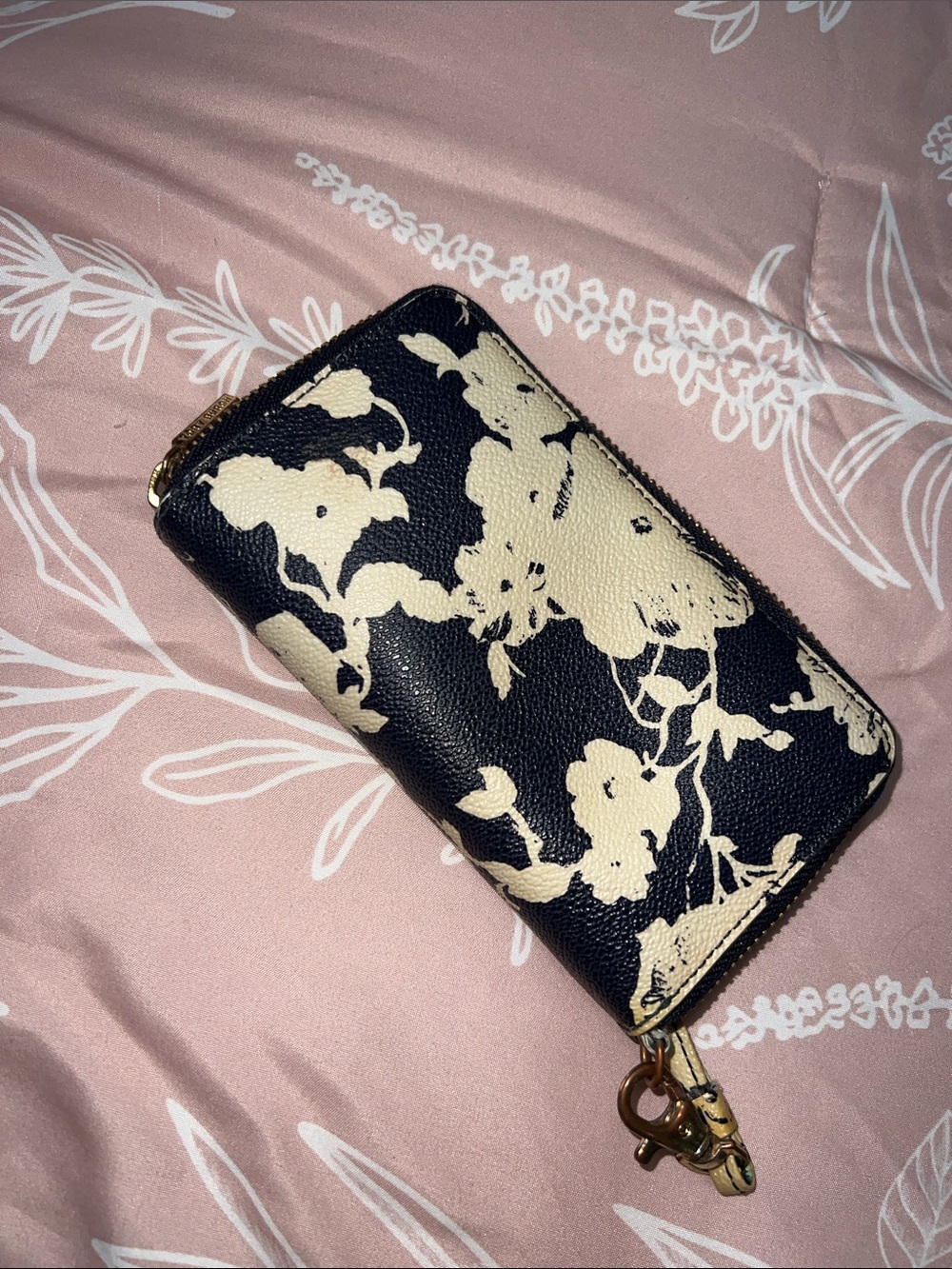 Tory Burch Navy & Cream Floral Zip Wristlet with Detachable Strap - Picture 5 of 5